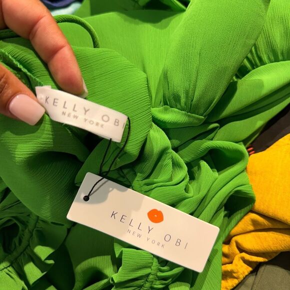 PLEATED OVERSIZED BLOUSE WITH GATHERED NECKLINE  Sz M - Picture 4 of 5